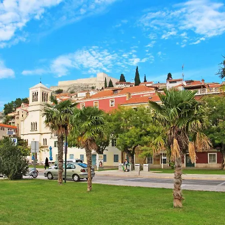 Perisa By Interhome * Grebaštica