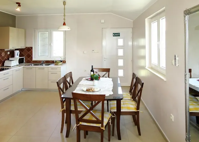 Perisa By Interhome Apartman Grebastica